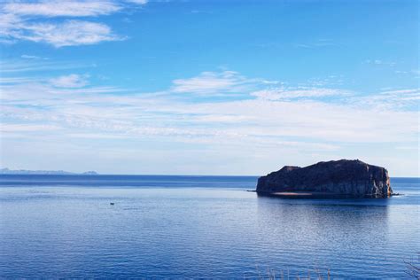 Looking over Danzante Bay and the Gulf of California beyond. [OC] : r/TravelPorn