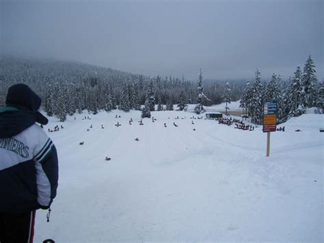 Snow Tubing at Snoqualmie Pass, WA - childfreelifeadventures.com