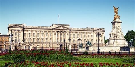 Buckingham Palace and Other Royal Family Residences | Foreign Students