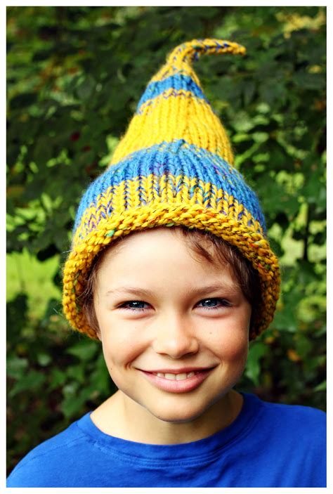 Scrappy Gnome Hat Free Pattern from Littlehomeblessings.com Knitting ...