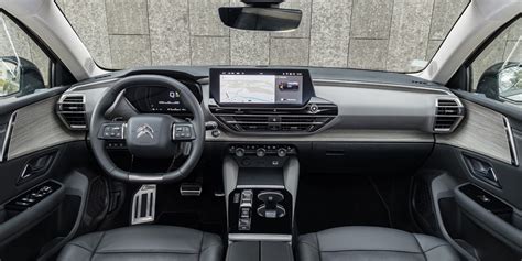 Citroen C5 X Interior & Infotainment | carwow