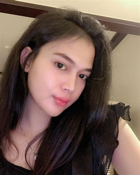 Dinda Syarif – Most Beautiful Indonesian Transgender Instagram Model - TG Beauty