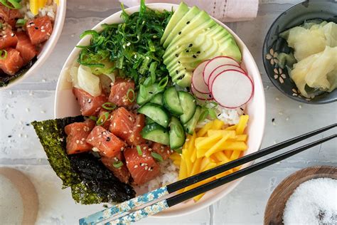 Arriba 75+ imagen poke bowl receta salmon - Abzlocal.mx