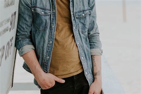 How To Wear A Denim Shirt – Men's Outfits & Style Tips