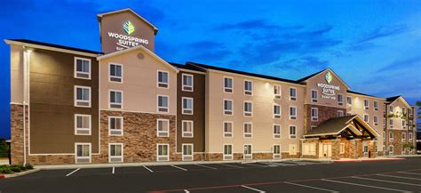 WoodSpring Suites // BRR Architecture