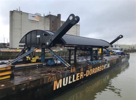 300-tonne gate arrives at Boston flood barrier, UK | Dutch Water Sector