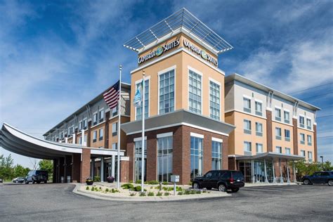 Hotels to Fit Your Budget & Preferences in Minneapolis Northwest