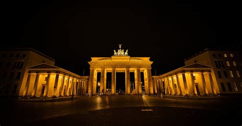 Brandenburg Gate at Night · Free Stock Photo