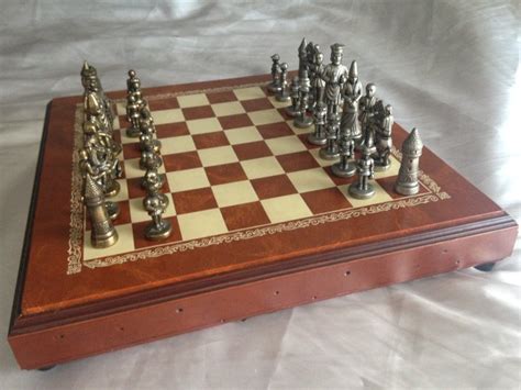 Chess set in vintage figures in bronze - Catawiki