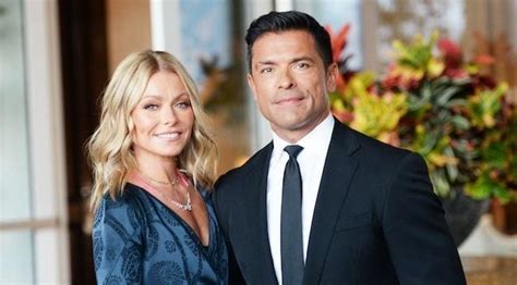 Kelly Ripa Reveals Christmas Card of Mark Consuelos and His 'Riverdale ...