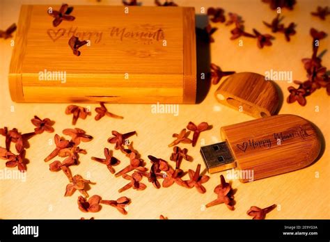 USB flash drive wood in a box. with laser engraving "happy moments". set for the photographer ...