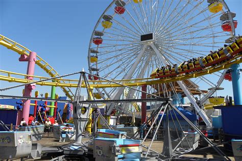 Santa Monica Pier roller coaster | Santa monica pier, Roller coaster, Santa monica