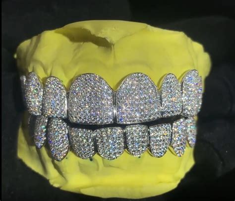 Hip Hop Custom Iced out Moissanite Diamond Silver Gold Teeth Grillz - China Teeth Grillz and ...