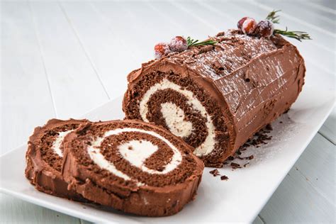 29 Top Pictures How To Decorate A Yule Log Cake - Buche De Noel Recipe Food Network ...