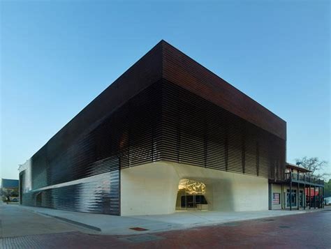 The Architecture of the Louisiana State Museum by Trahan Architects