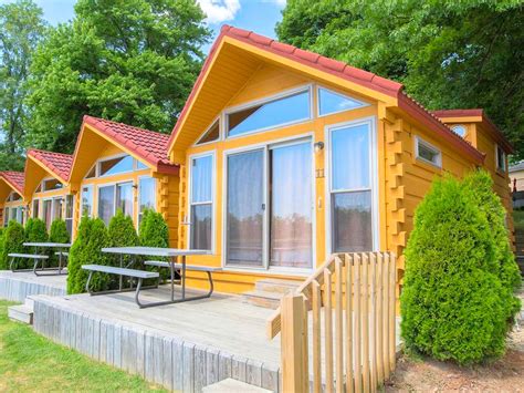 Edinboro Lake Resort - Pet Friendly, Cabins, Edinboro, United States of America | Glamping Hub