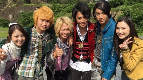 Kaizoku Sentai Gokaiger Cast - YouTube