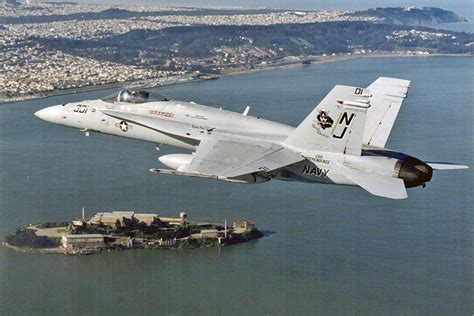 VFA-125 Boeing F/A-18C Hornet BuNo 164865 | Boeing aircraft, Boeing, F 18