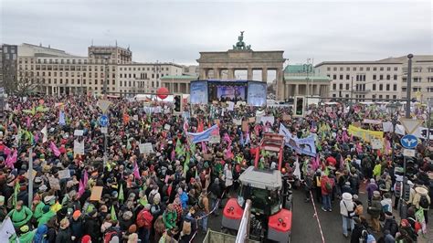 German farmers protest restrictive regulations benefiting big agri ...