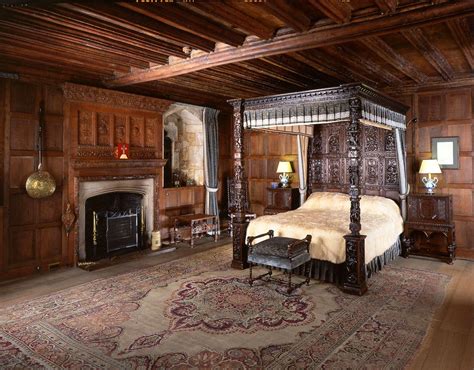 Tudor Bedroom, Hever Castle, Edenbridge, Kent | Anne boleyn, House, Home