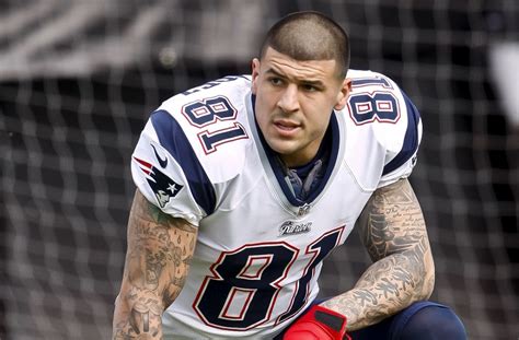 A Documentary on Former Tight End New England Patriots Aaron Hernandez is Coming to Netflix - TUC