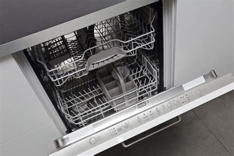 6 Signs Your Dishwasher is Clogged + How to Fix a Dishwasher