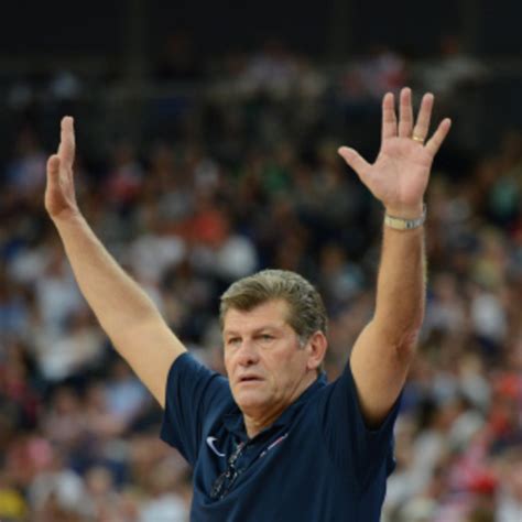 Geno Auriemma signs five-year, $10.8M contract to remain at UConn ...