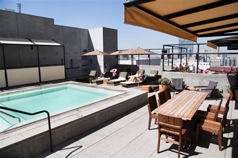 Above the Smog: 17 Best Rooftop Bars in Los Angeles