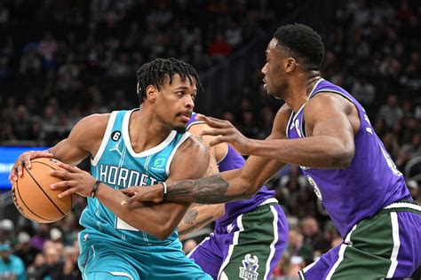 Milwaukee Bucks vs. Charlotte Hornets Preview: The Buzz is Back - Brew Hoop