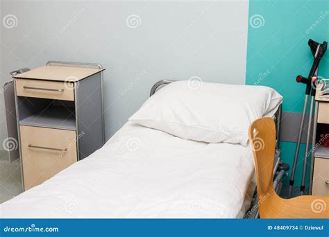 Empty hospital room stock photo. Image of medicine, home - 48409734