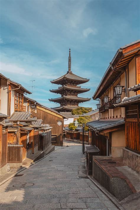 Top Photo Spots at Yasaka Pagoda in 2023