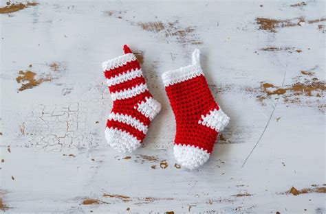 Crochet Mini Stockings Christmas Ornament - Sewrella