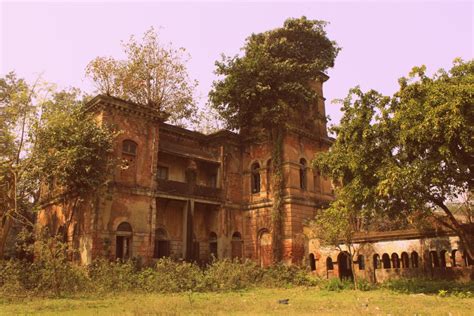 Barrackpore Trip Guide - A walk down the forgotten history of the Oldest Cantonment