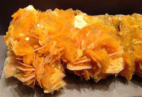 Wulfenite - Smithsonian Natural History Museum | Rocks and gems, Rocks ...