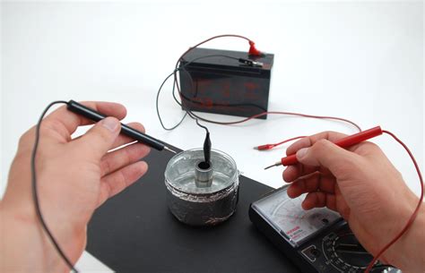 How to Build a Capacitor: 5 Steps - wikiHow