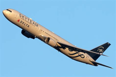 SkyTeam Launches 2023 Sustainable Flight Challenge