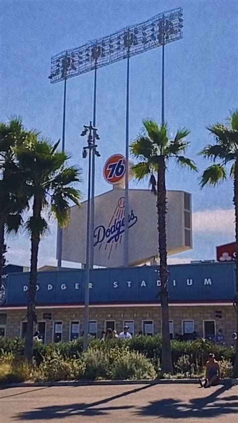 Los Angeles Dodgers Game 💙 | Baseball game outfits, Gaming clothes, Dodgers outfit