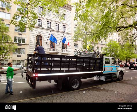 NYPD, Police truck, New-York, USA Stock Photo - Alamy