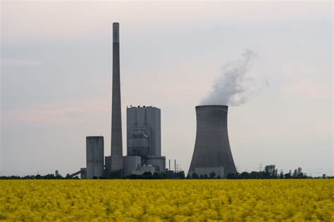 Britain to officially shutter all coal power plants by 2025 and invest ...