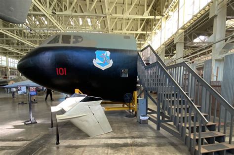 Boeing B-52E Stratofortress (Cockpit) - Pearl Harbor Aviation Museum