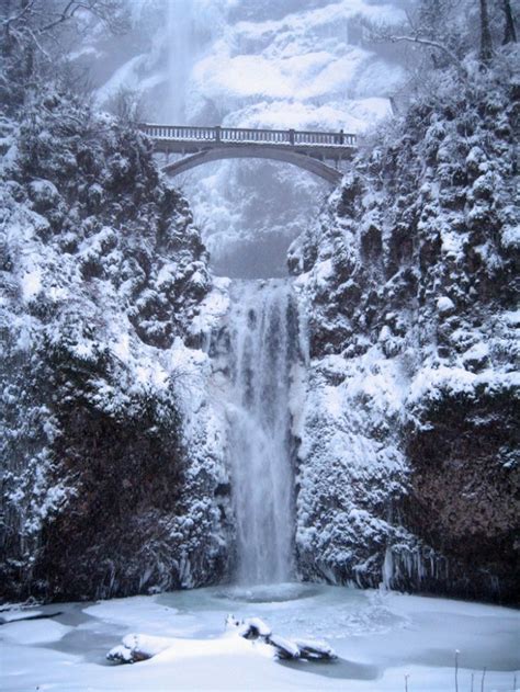 Multnomah Falls is Nearly Frozen jigsaw puzzle in Waterfalls puzzles on TheJigsawPuzzles.com ...