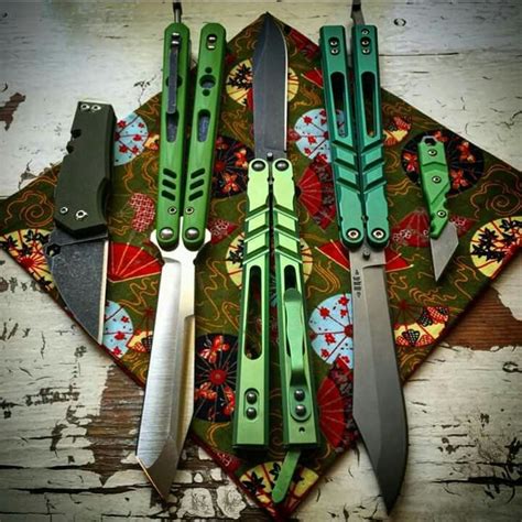 Pin by Damon Earl on Balisong | Butterfly knife, Pretty knives, Cool knives