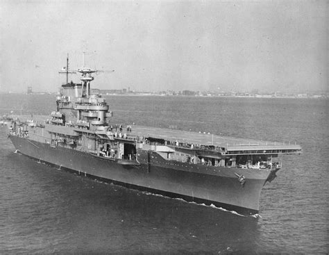 [Photo] Newly commissioned aircraft carrier USS Hornet (Yorktown-class ...