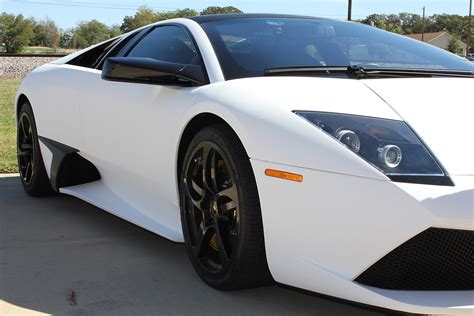 White Carbon Fiber Lambo - Zilla Wraps