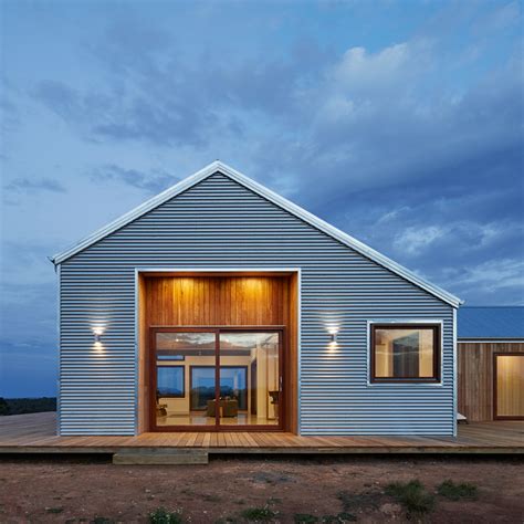 Corrugated steel provides durable facade for rural Australian home by ...