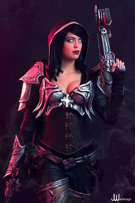 Elarte Cosplay: Diablo 3 - Demon Hunter Cosplay