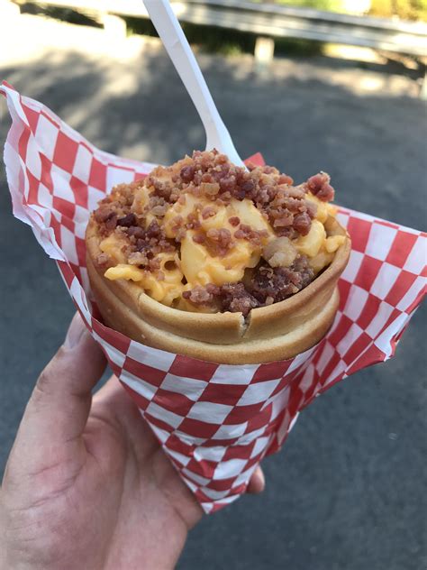 Bacon Mac & Cheese from Cozy Cone 🥓🧀 : r/Disneyland