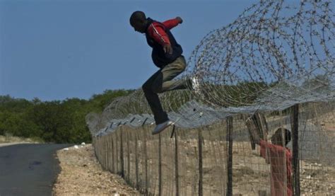 Panic as Zim man dies after jumping border from South Africa - The ...