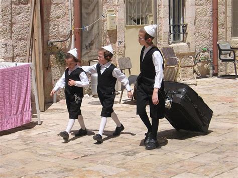 10 Facts about Meah Shearim | Less Known Facts