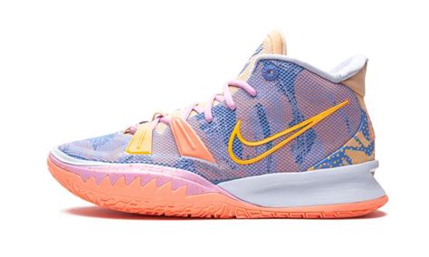 Kyrie 7 "Expressions" - Stadium Goods | Girls basketball shoes, Cute nike shoes, Womens ...